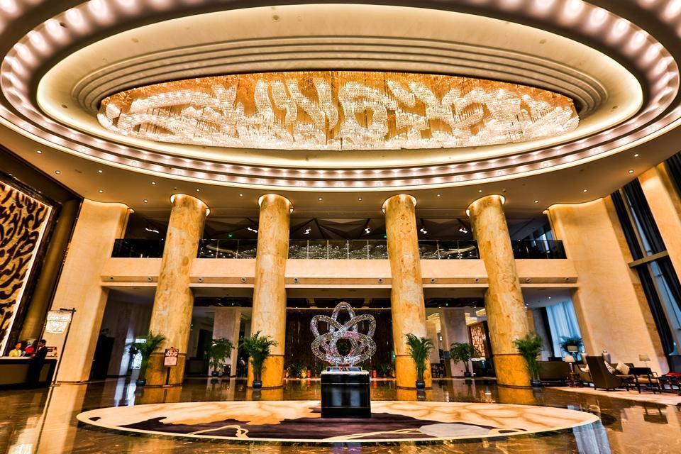 Wuhan Youyi International Hotel Exterior photo